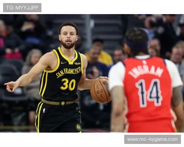 库里一记急停三分,把对手的追分希望浇灭 库里一记急停三分,把对手的追分希望浇灭