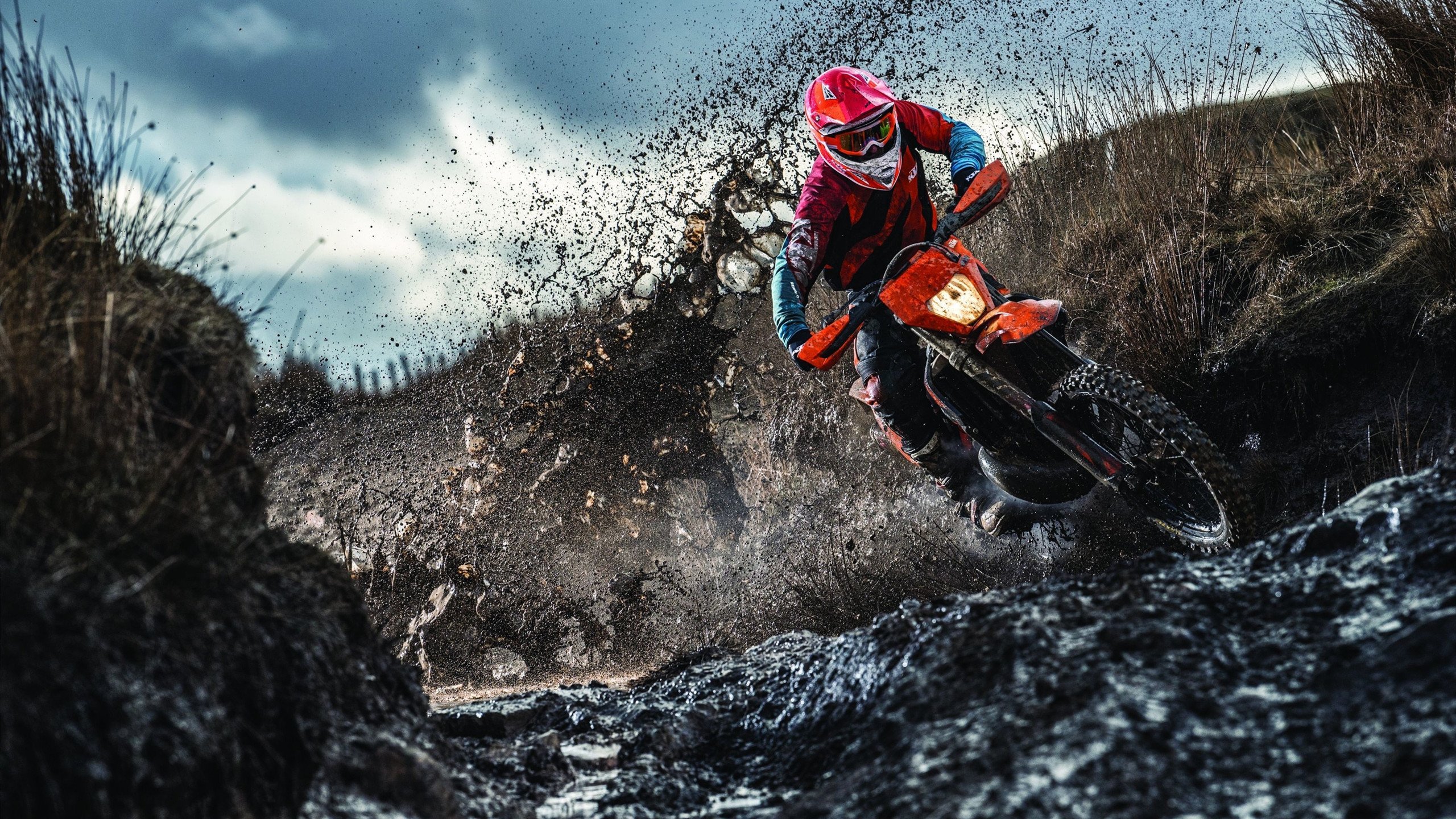 球队战术板：如何破解对手高位压迫？，足球如何破高位压迫